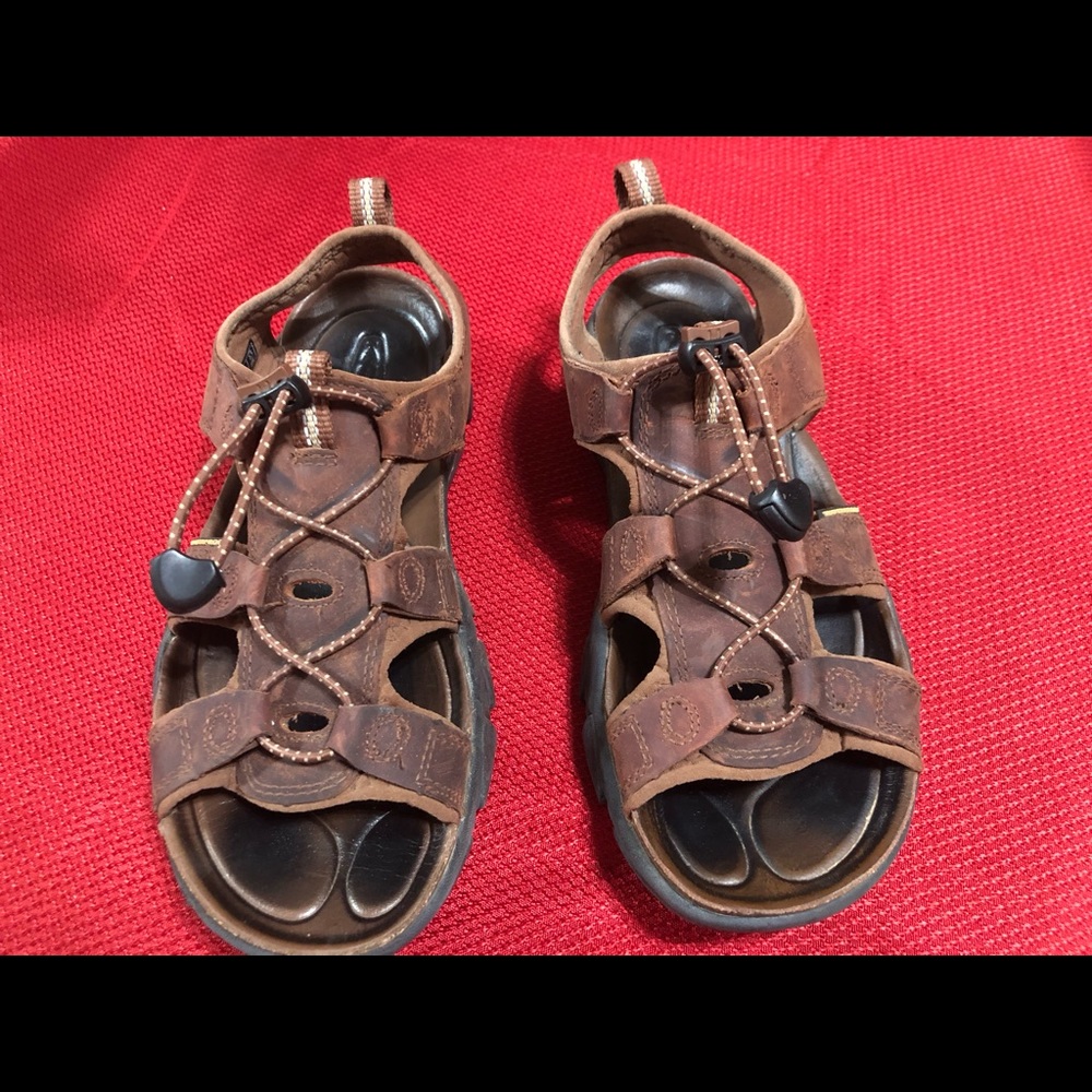Keen hiking sandals good condition